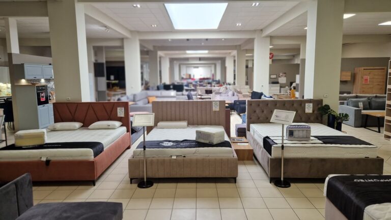 Wystawa łóżek i materacy w salonie Melbex